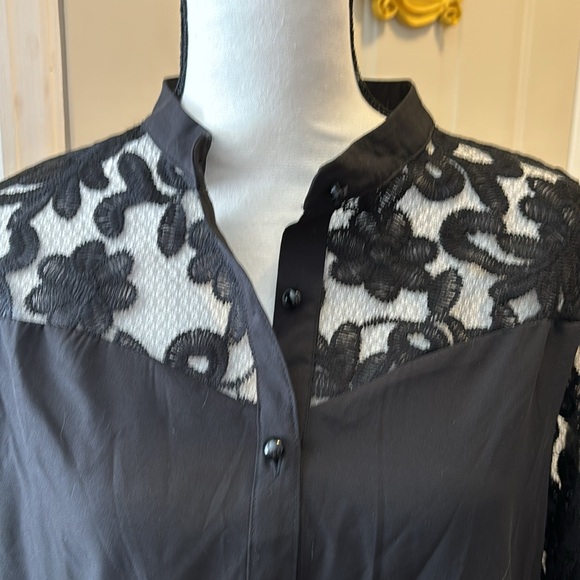 Women's Plus Size Lace Lantern Sleeve Blouse - Picture 2 of 9